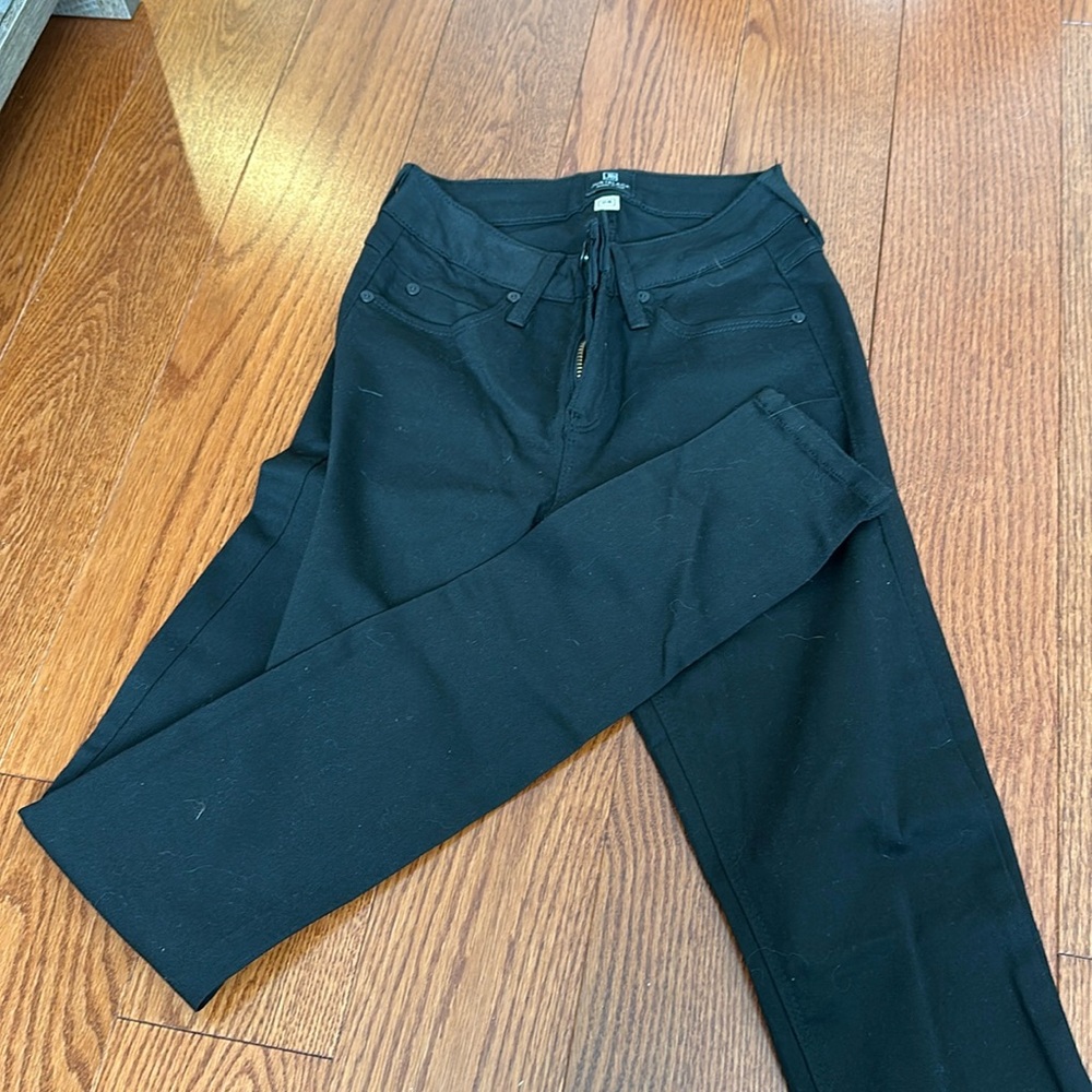 Just black skinny jeans
